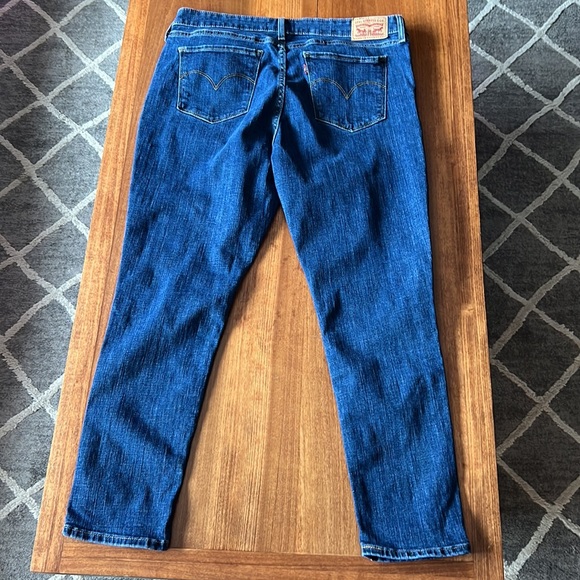Women’s Levi’s 711 Skinny Ankle Jeans - Picture 7 of 11